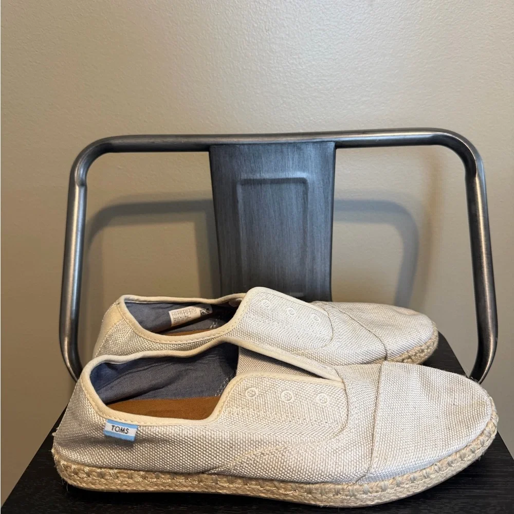 TOMS Classic Espadrilles Beige Canvas Slip On Flats Women’s 9.5